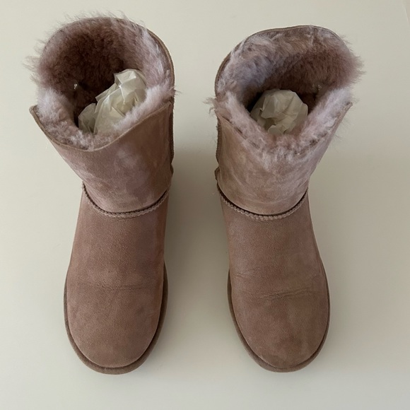 UGG  Irina Boot with Swarovski crystals Pin Closure in Dusk Blush Pink size 7 - Picture 3 of 13